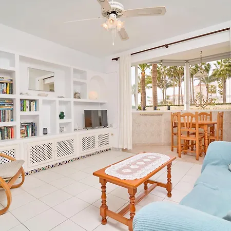 Large One Bed Apartment *
