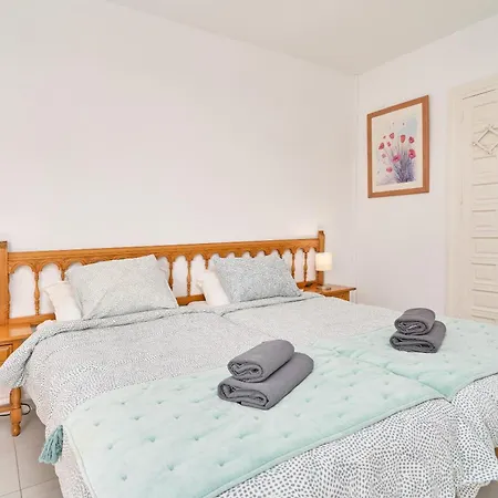 Large One Bed شقة نيرخا